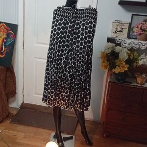 Chic Black and White Polka Dot Skirt